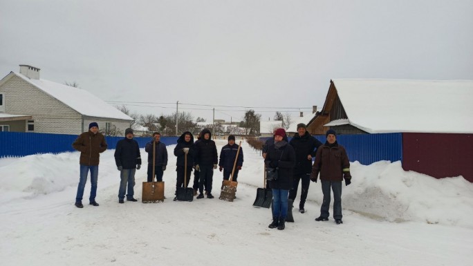 Любая помощь ко двору: лица, состоящие на различных видах учёта, также расчищали Мосты от последствий циклона