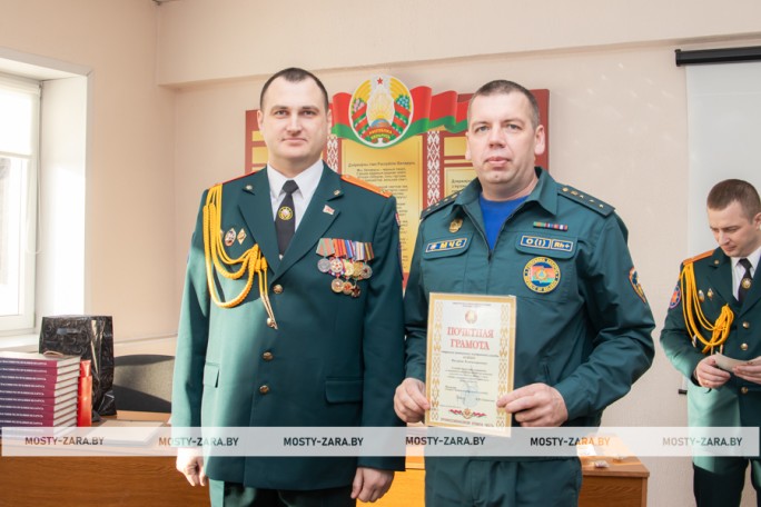 Спасение ‒ их дело: в Мостовском РОЧС отпраздновали День спасателя и наградили лучших работников отдела