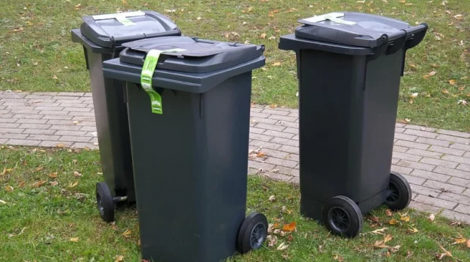 Удар по семейным бюджетам. В Польше резко повышают плату за вывоз мусора