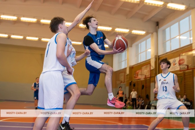 Четыре победы и одна осечка: как прошёл большой тур ДЮБЛ в Мостах