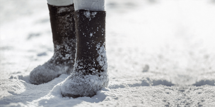 Как зима увеличила спрос на валенки и варежки