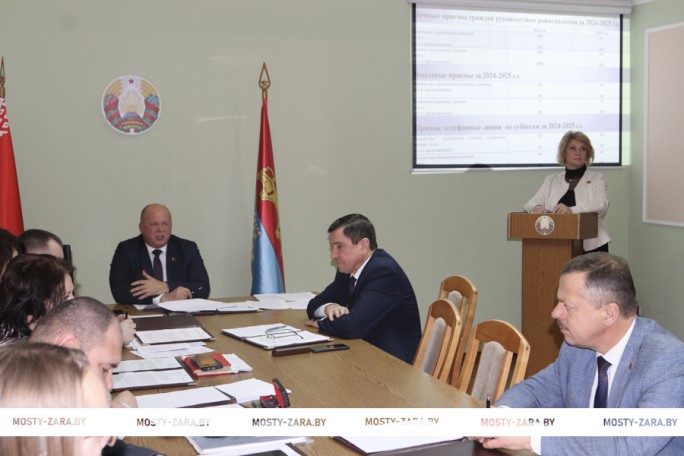 С какими вопросами чаще всего обращались мостовчане в 2025 году в Мостовский райисполком