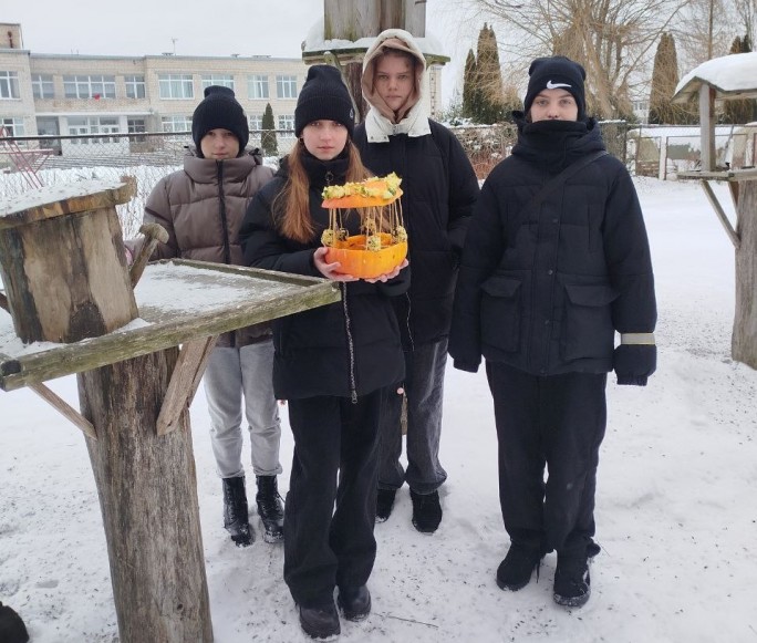 Мостовщина – территория заботы: как юные мостовчане помогают птицам и животным в суровый зимний период