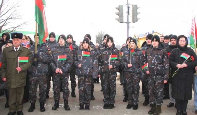 В Мостах состоялся митинг, посвящённый Дню памяти воинов-интернационалистов
