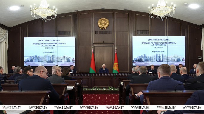 Александр Лукашенко: время почти военное, экономика стала реальным полем боя