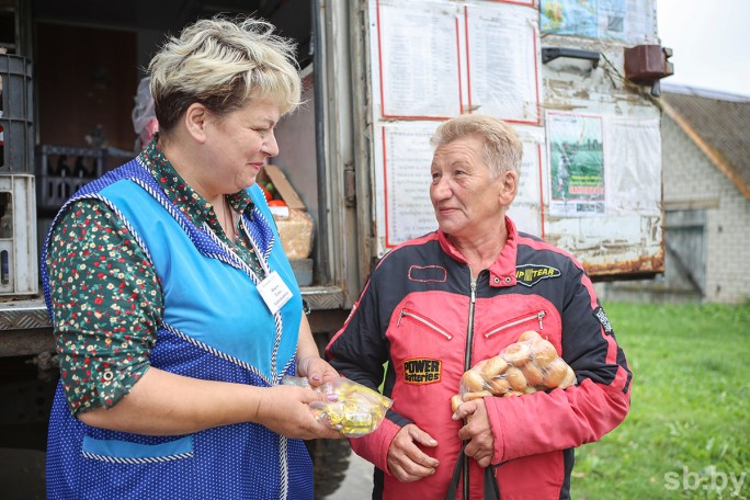«Пусть таких хороших людей будет больше…» – за что жительница д. Толстики благодарит водителя и продавца автомагазина