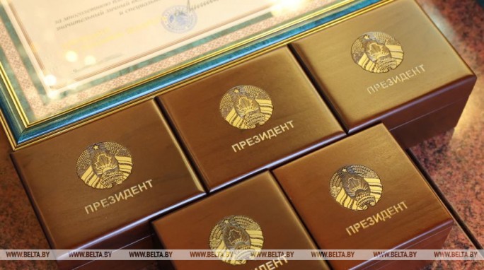 Государственных наград удостоены 32 представителя различных сфер деятельности