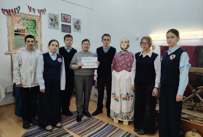 Свае вершы чыталі настаўніца і вучні. У Курылавіцкай школе цікава прайшлі мерапрыемствы Тыдня роднай мовы