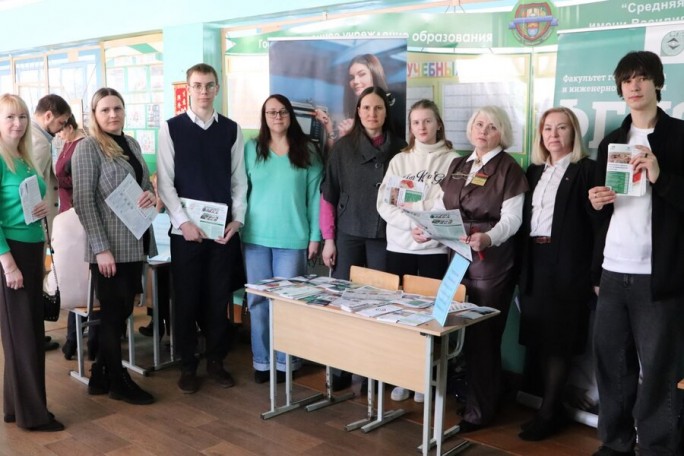 Выбор профессии – выбор будущего. В Мостах прошла ярмарка целевой подготовки для выпускников школ