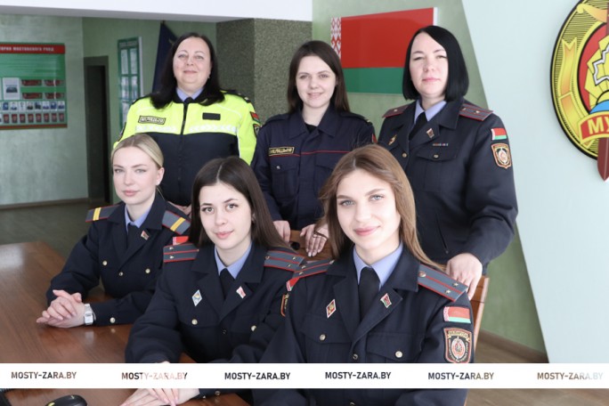 Нежность и обаяние в сочетании с сильным характером – женское лицо Мостовского РОВД