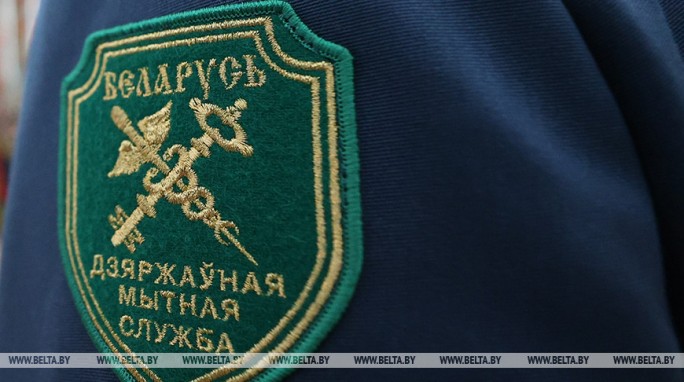 Гродненские таможенники задержали 46-летнего белоруса, пытавшегося проглотить сверток с марихуаной