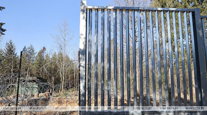 Польша начала строительство нового заграждения на границе с Беларусью