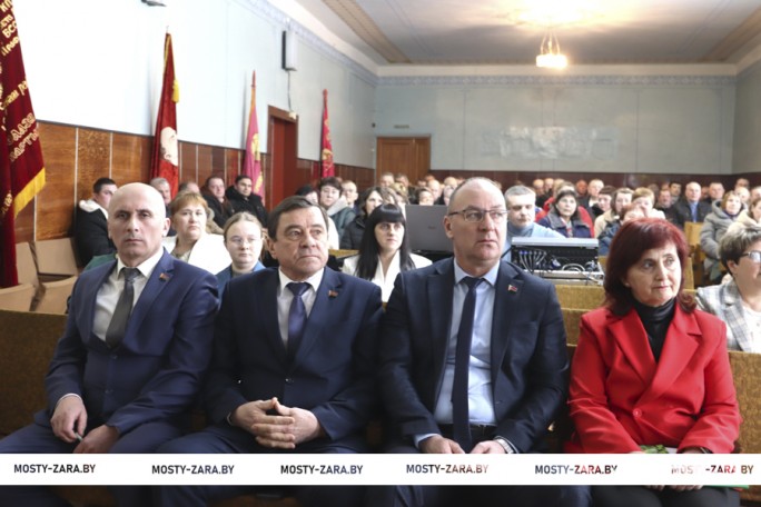 Падать не будем, будем подниматься. В КСУП «Имени Адама Мицкевича» подвели итоги ушедшего года и наметили задачи на этот