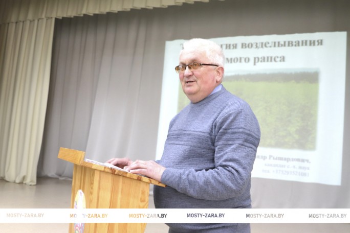 Учились аграрии. Гродненский зональный институт растениеводства  провёл в Мостах семинар