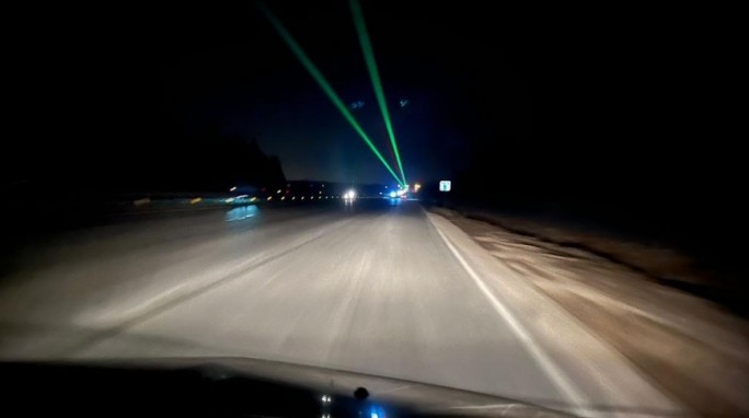 Лазеры на трассах: на М1 действует экспериментальная система светового оповещения