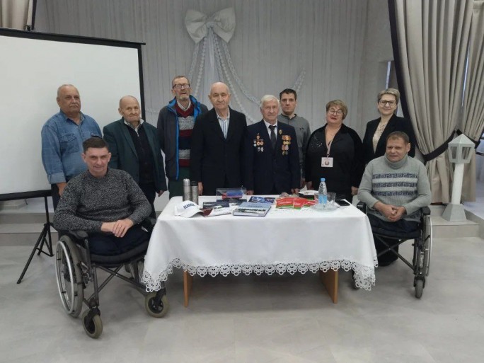 В Мостовском социальном пансионате «Принеманье» состоялся круглый стол «Ветераны о Конституции: путь к единству»