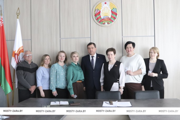 Созидать, творить – ради будущего Беларуси! Ряды Мостовского отделения партии «Белая Русь» пополнились новыми активистами