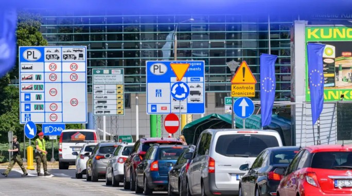Польша продлила на полгода погранконтроль на границе с Германией и Литвой