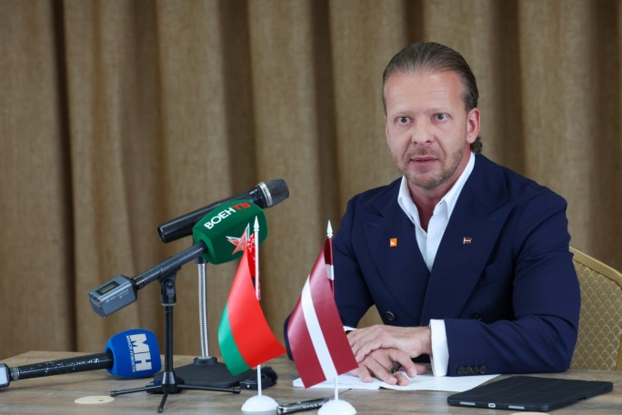 Суд и политика: дело Росликова стало символом напряжения в Латвии