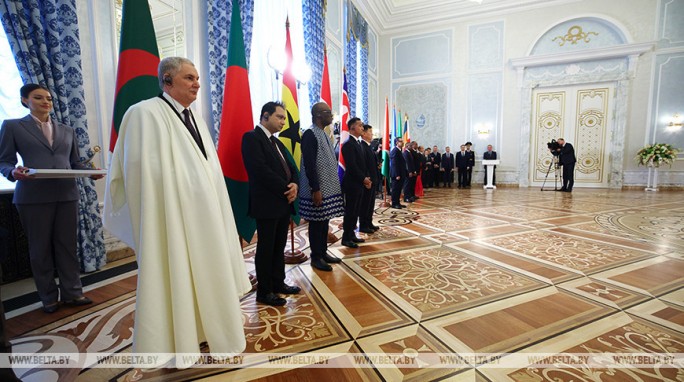 Александр Лукашенко принял верительные грамоты послов 10 государств