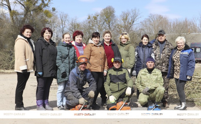 Работники районного и сельских Советов трудились в деревне