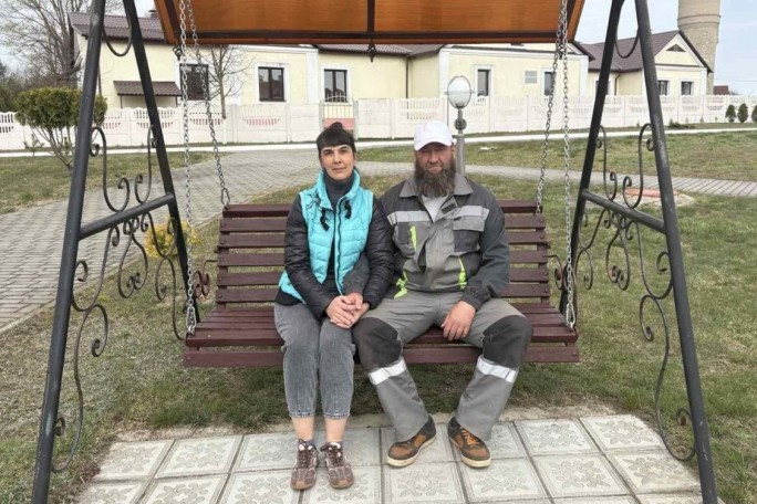 Любовь, доверие и собственный пример являются жизненными приоритетами супругов Владимира и Виктории Яровых из Мостов