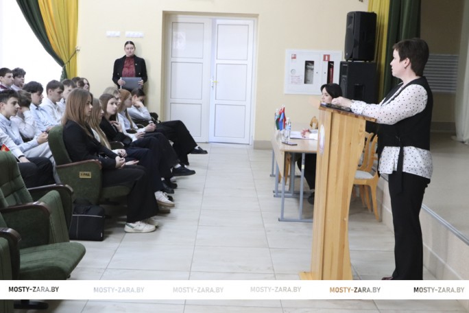 Последствия и уроки Чернобыльской аварии для Беларуси обсудили на диалоговой площадке в Мостах