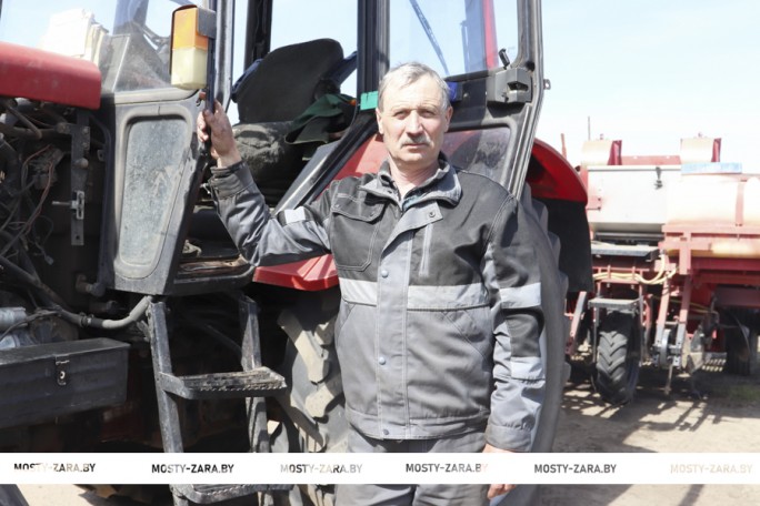 КСУП «Озеранский» первым в районе начал посадку картофеля