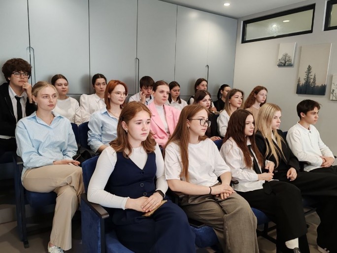 «Там, где тебя слышат»: в Мостовском районе прошла диалоговая площадка, посвященная Дню семьи