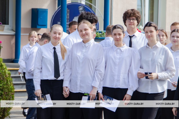 Установка ‒ на 100 баллов: абитуриенты Мостовщины сдали первый централизованный экзамен