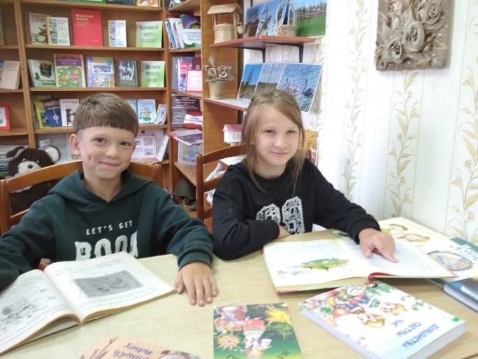 У гасцях у кніг пабывалі юныя чытачы Зарудаўеўскай сельскай бібліятэкі