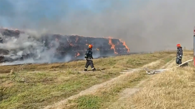 В Сморгонском районе в поле сгорело 450 тонн соломы