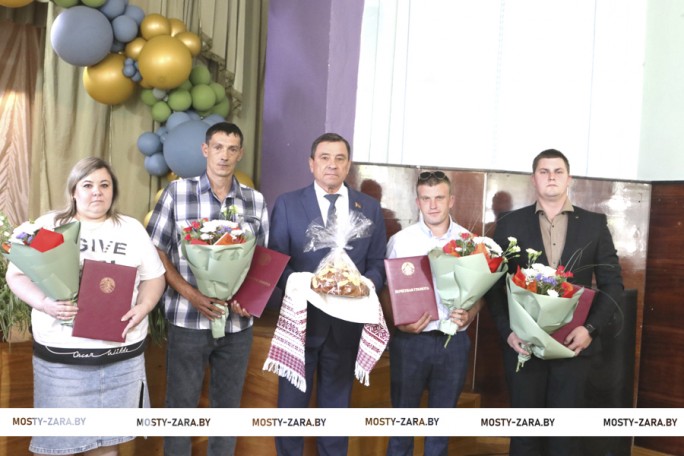 В КСУП «Имени Адама Мицкевича» подвели итоги первого этапа уборки урожая
