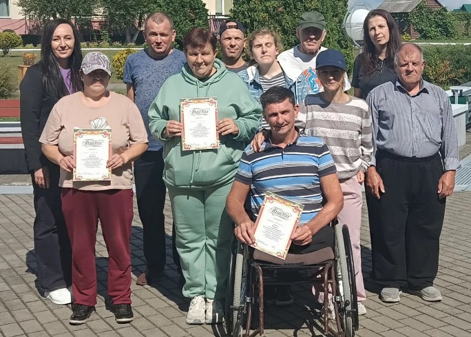 Активное долголетие – это модно, доказала встреча в Мостовском социальном пансионате «Принеманье»