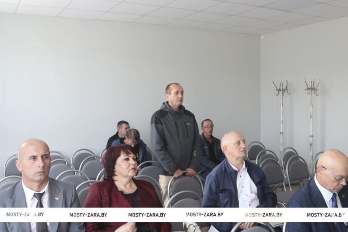 Почему некоторые мостовчане не работают?