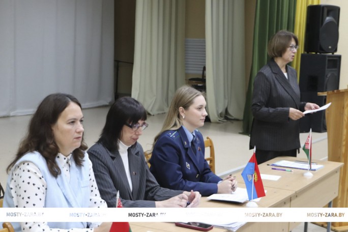 Не пропустить проблему: в Мостах обсудили алгоритм действий при раннем выявлении семейного неблагополучия