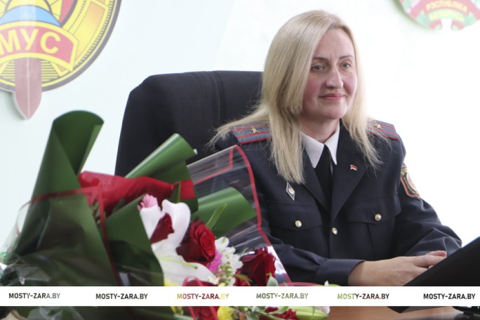 Майор Позняк слов на ветер не бросает: в Мостовском РОВД состоялся ритуал проводов со службы в запас