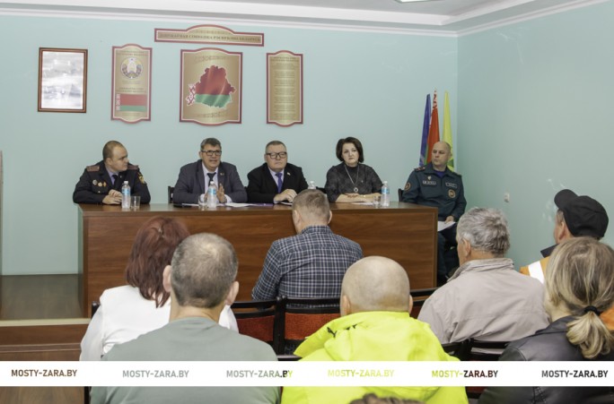 На государство надейся, а сам не плошай: рассказываем, о чём беседовали на едином дне информирования в ДРСУ №208