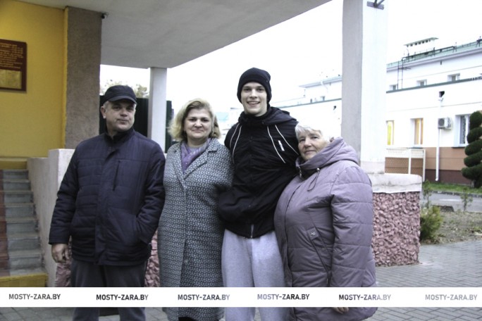 До свиданья, мама, до свиданья, папа! В войска отправлены мостовские призывники