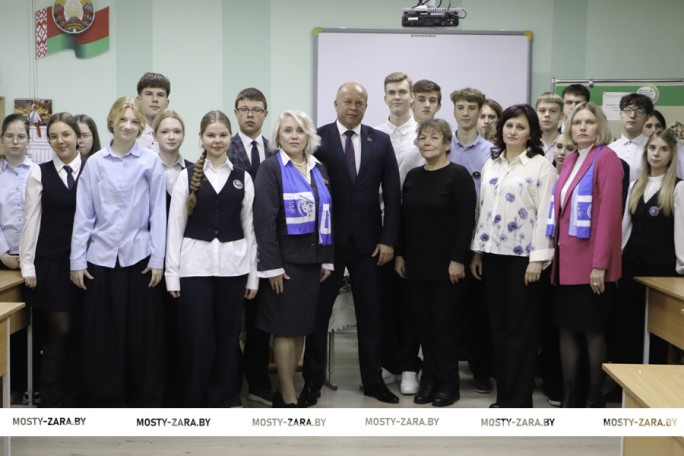 Связь поколений, семейные ценности и проекты БСЖ были в центре внимания участников ШАГа в СШ №5 г. Мосты