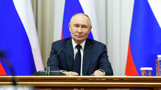 Владимир Путин заявил о готовности России возобновить трехсторонние переговоры по Украине