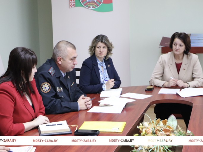 Меры профилактики пожарной и дорожной безопасности обсудили на координационном совете субъектов профилактики Мостовского райисполкома