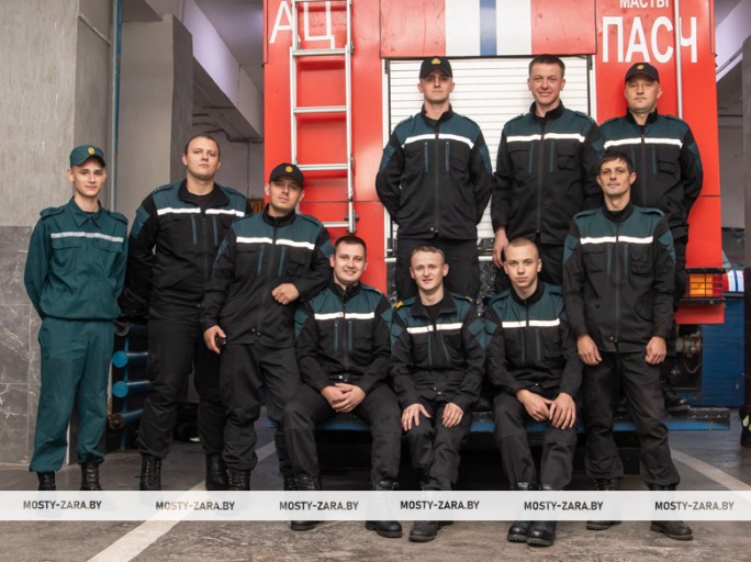 Отец и дети: как мы одним глазком заглянули в жизнь смены Мостовского РОЧС