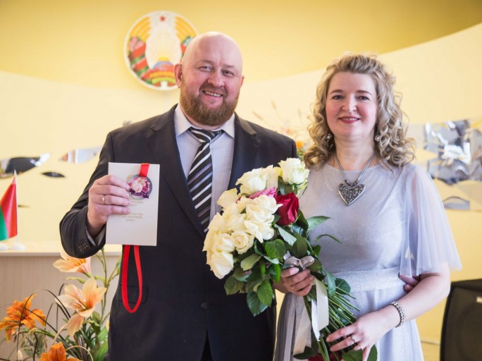 Благородное сияние серебра: яркий юбилей семейной жизни отметили супруги Максим и Татьяна Козловы