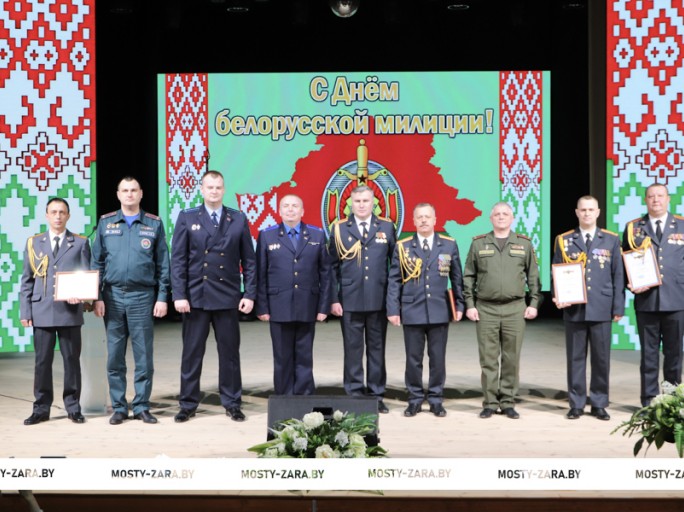 Гордость и доблесть страны – в Мостах состоялось торжественное мероприятие, посвящённое Дню милиции