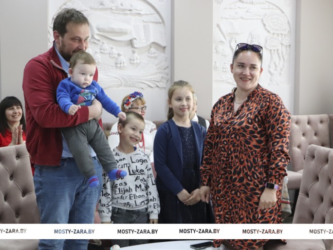 Страна ценит нас. Мостовчанка Диана Стома награждена орденом Матери