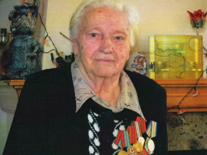 Губернатор поздравил ветерана педагогического труда,  бывшую узницу Александру Мицкевич со 100-летием