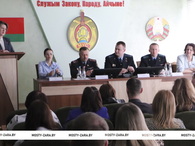 Эффективность принимаемых мер по профилактике мошенничества в сети интернет обсудили на Мостовском районном совещании по борьбе с преступностью и коррупцией