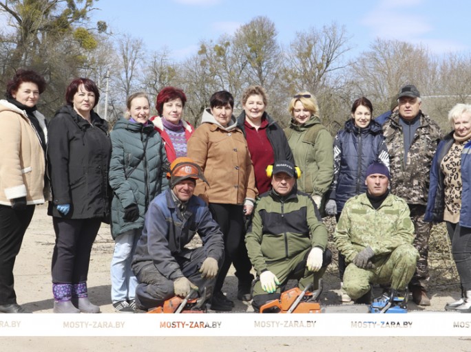 Работники районного и сельских Советов трудились в деревне