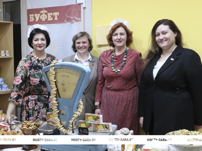 Библио – вот это ночь! В путешествие во времени пригласила читателей Мостовская районная библиотека в рамках акции «Библионочь-2026»